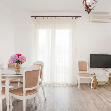 Hana's Place *