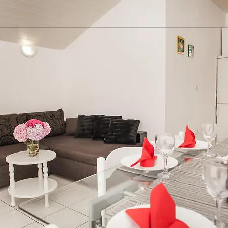 Hana's Place Apartment *