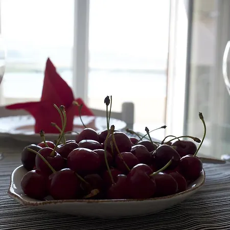 Hana's Place Apartment *